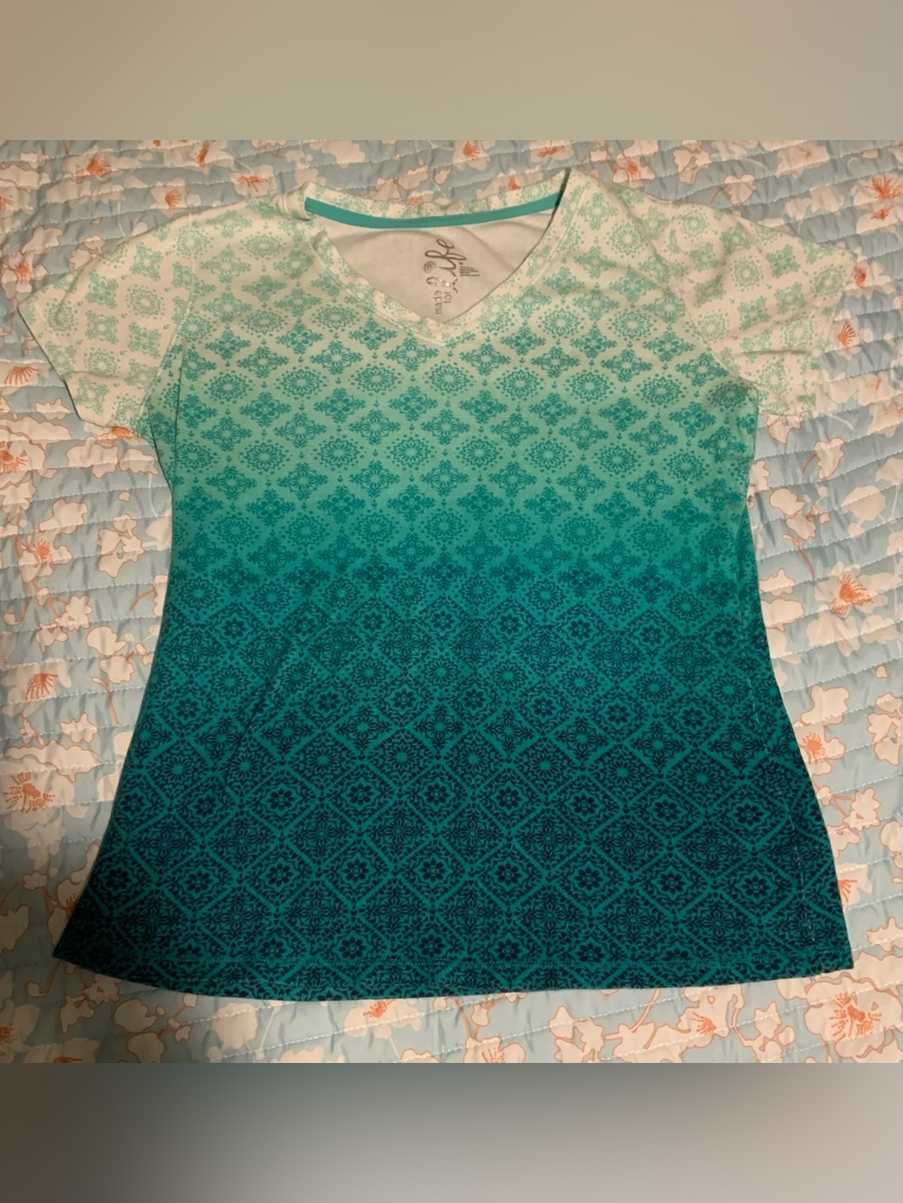 made for life Teal Ombre V-Neck Short Sleeve Top